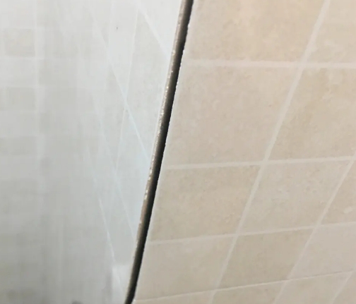 赣州市瓷砖空鼓维修公司分享阳台瓷砖脱落的修复过程可以分为以下几个步骤